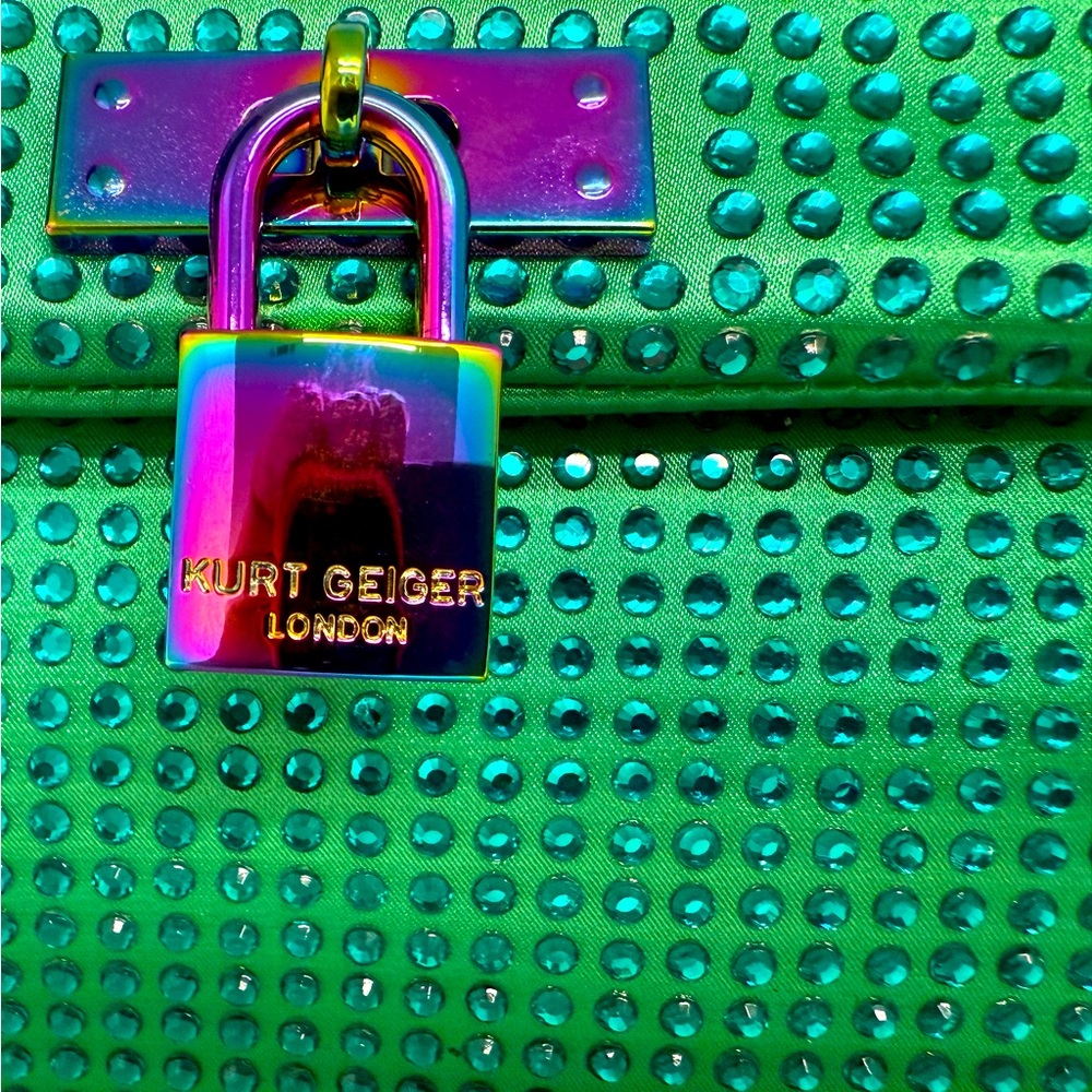 Kurt Geiger London
Mini brixton lock turquoise Crystal Crossbody

Brand new
